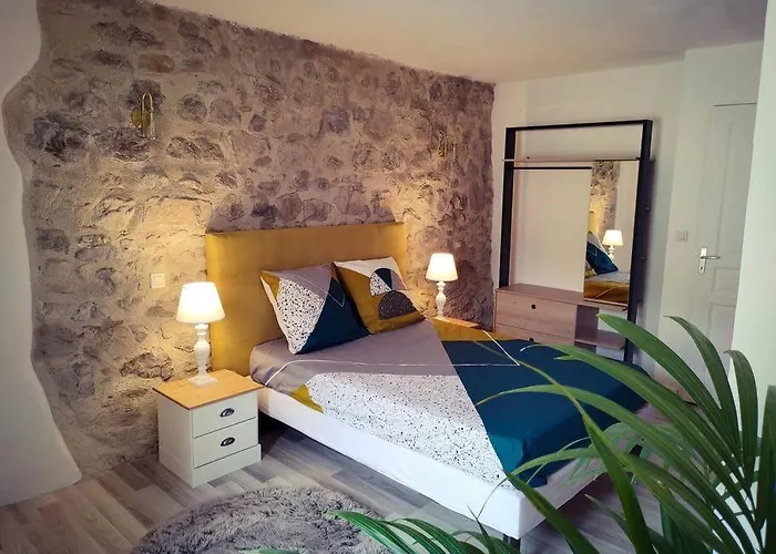 Maison De Village Avec Terrasse